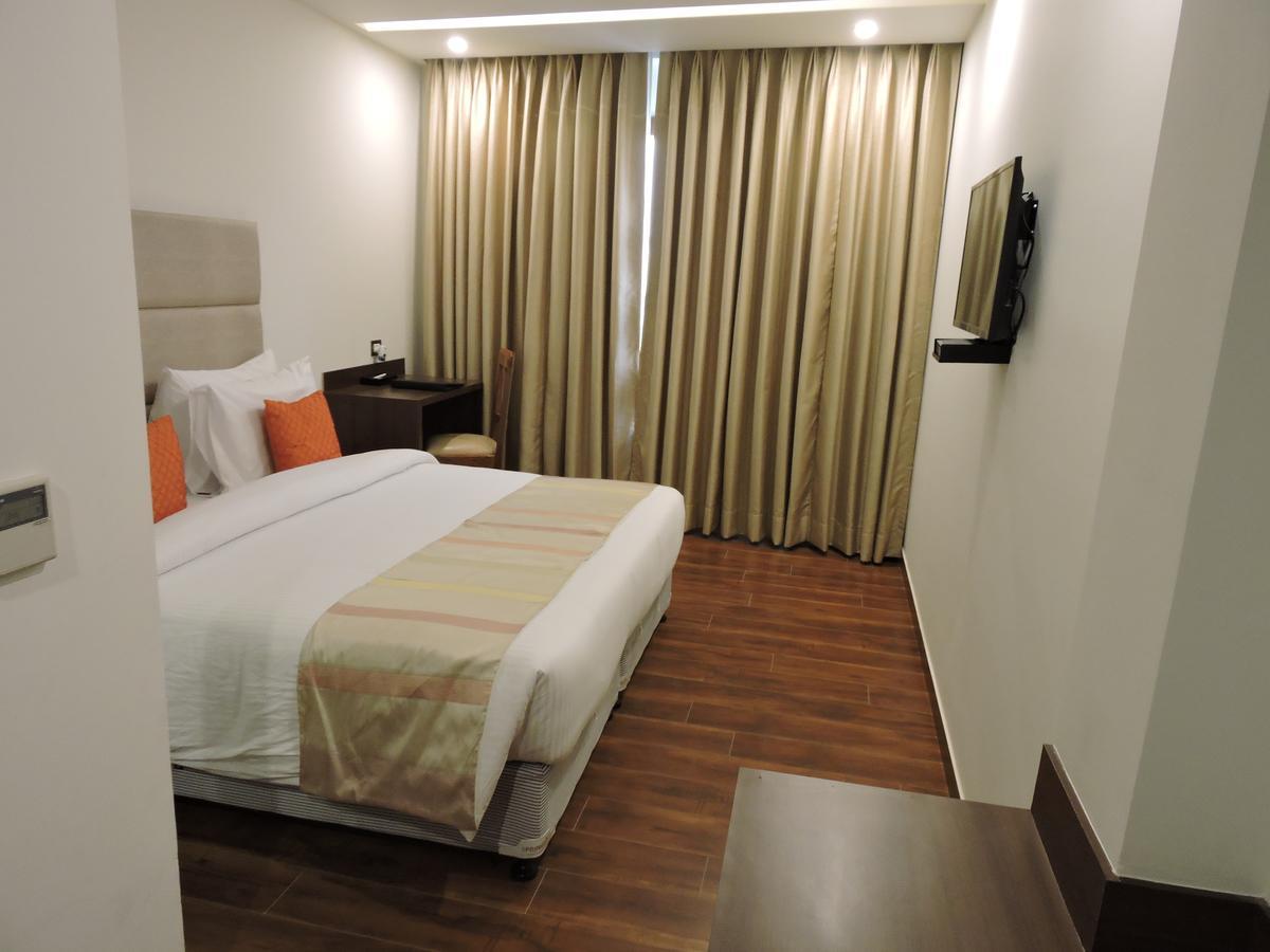 Hotel Ascent Biz Noida Dış mekan fotoğraf